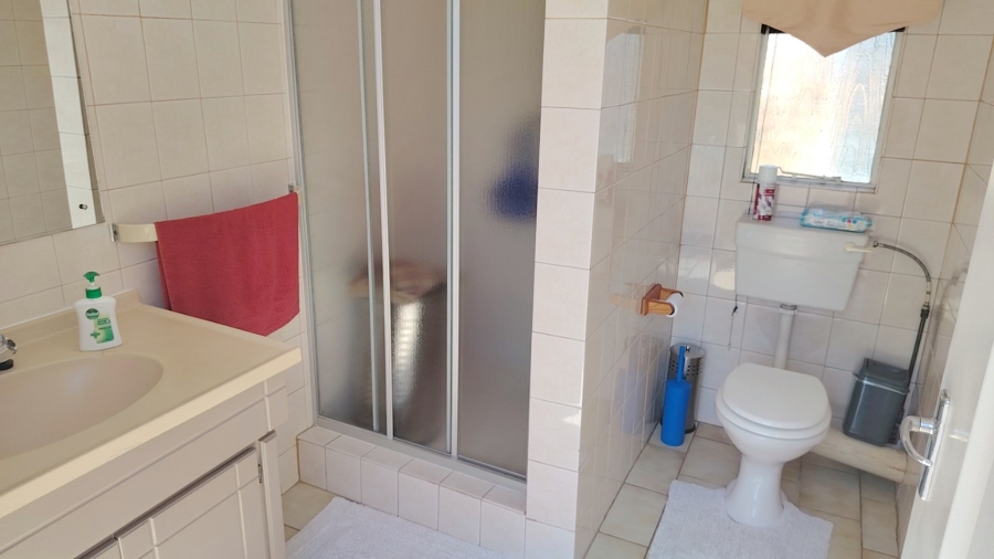 5 Bedroom Property for Sale in Flamwood North West